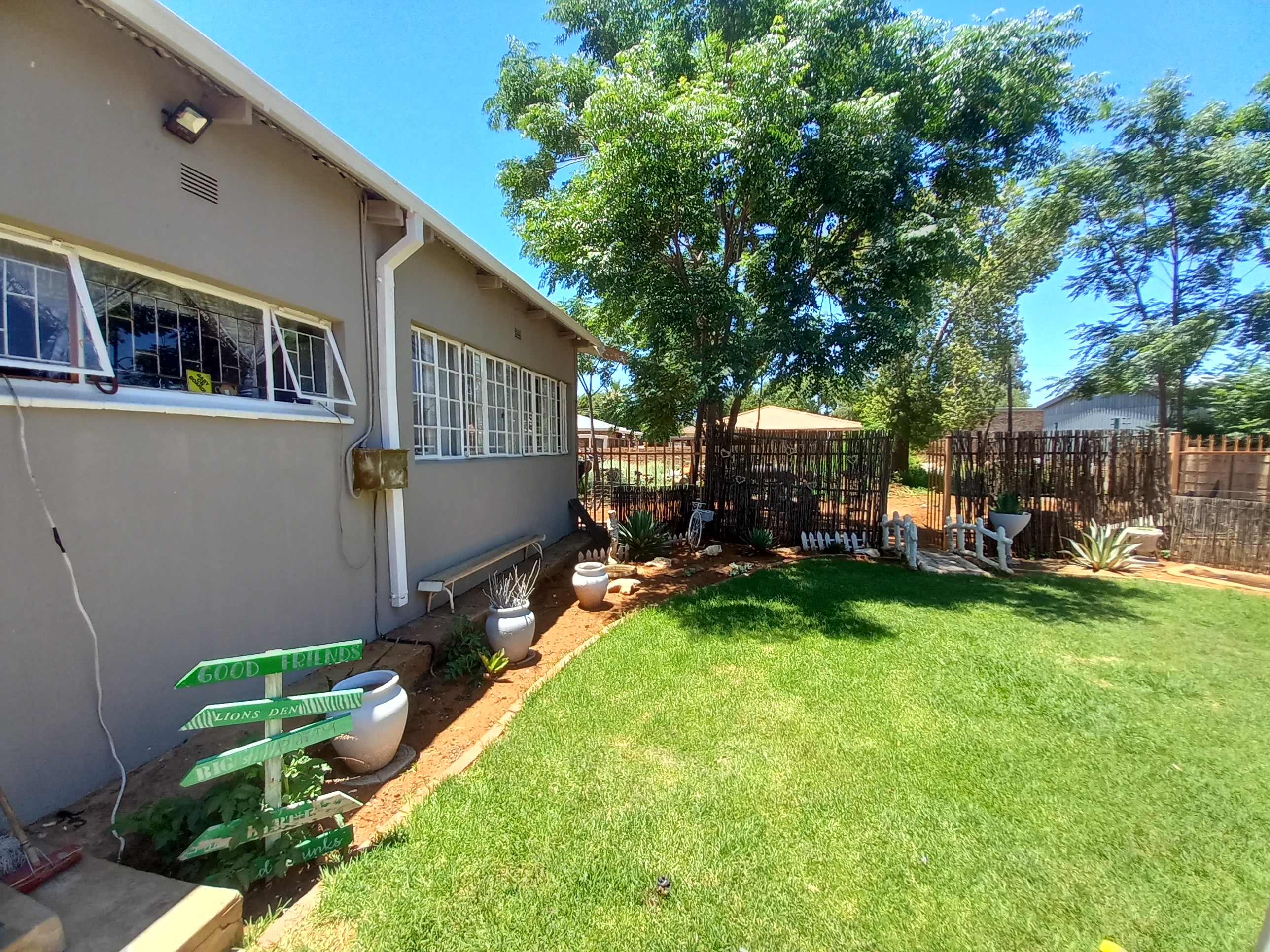 2 Bedroom Property for Sale in Hartswater Northern Cape